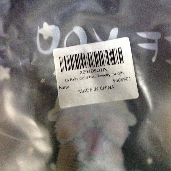 32 Pair Lot of Retro Gold Tone Pierced Hoop Earrings - Picture 8 of 8